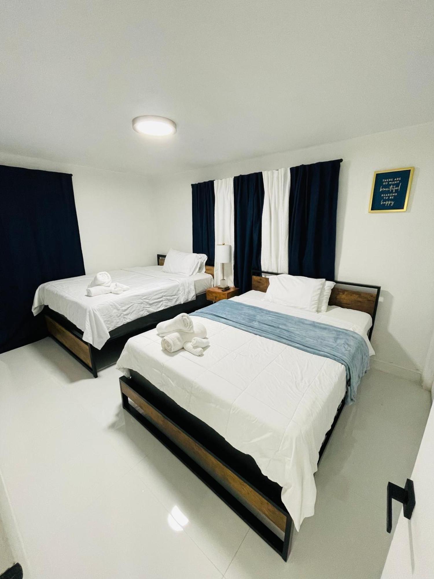 Cozy Comfy House Villa เพมโบรคไพน์ส ภายนอก รูปภาพ