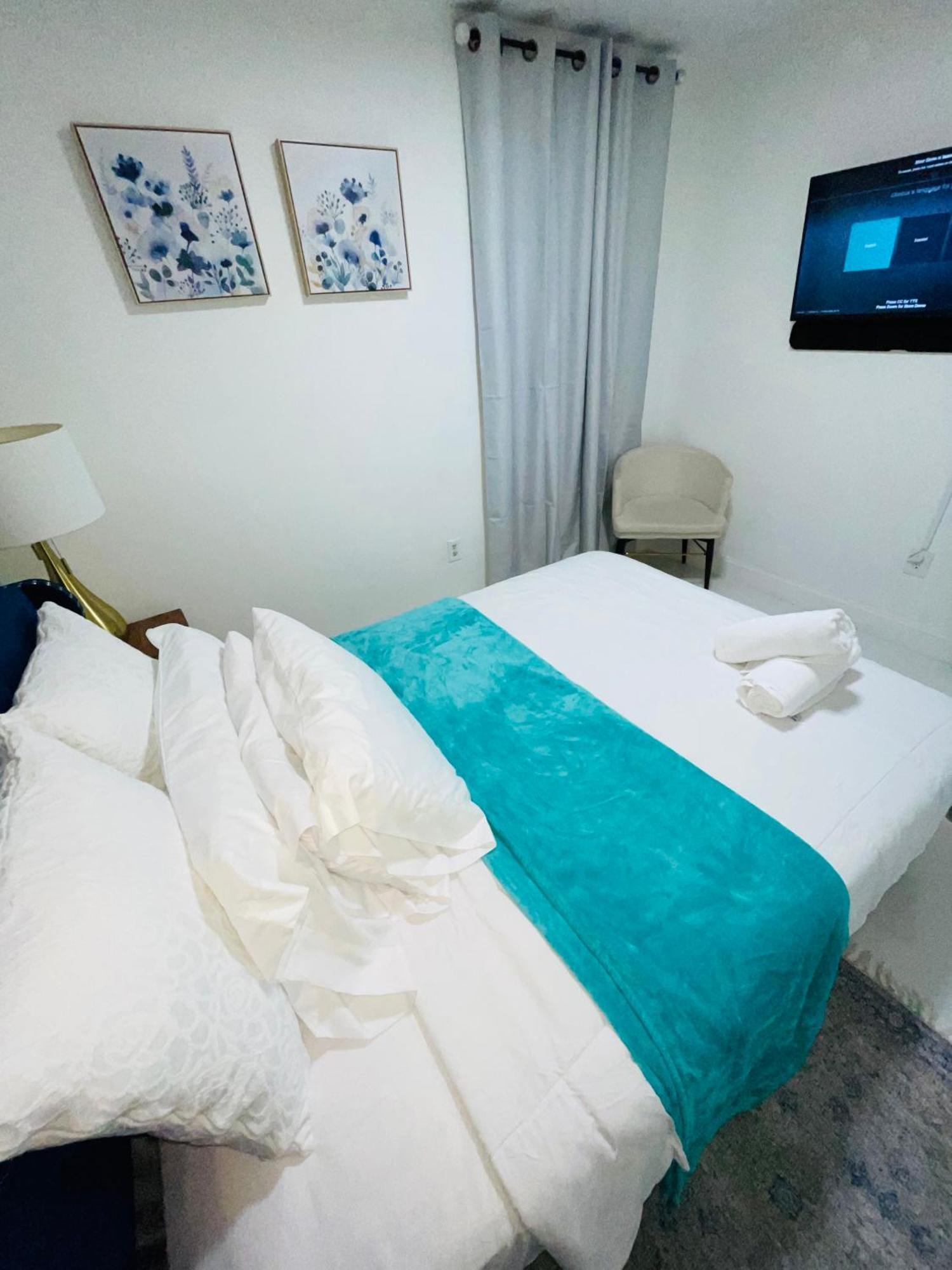 Cozy Comfy House Villa เพมโบรคไพน์ส ภายนอก รูปภาพ