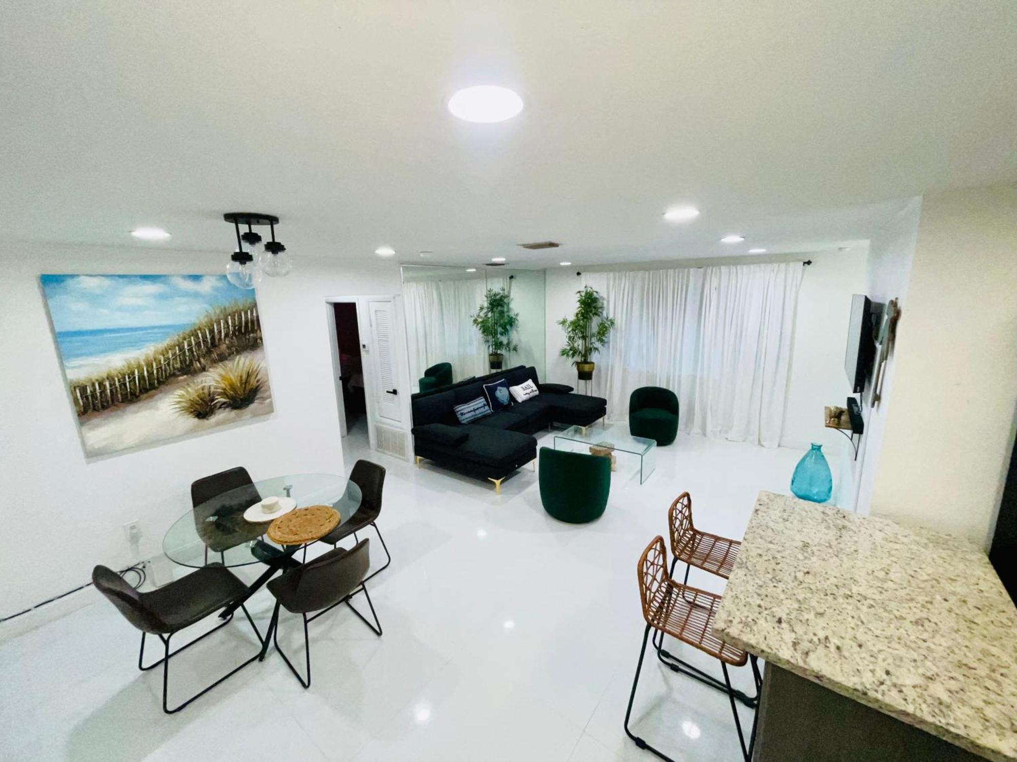 Cozy Comfy House Villa เพมโบรคไพน์ส ภายนอก รูปภาพ